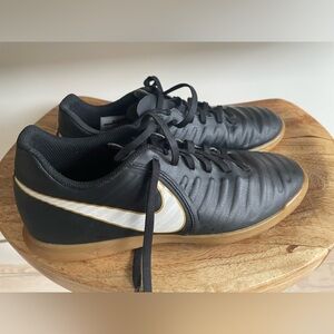 Nike tempo x size 7 (eur 40) indoor soccer turf